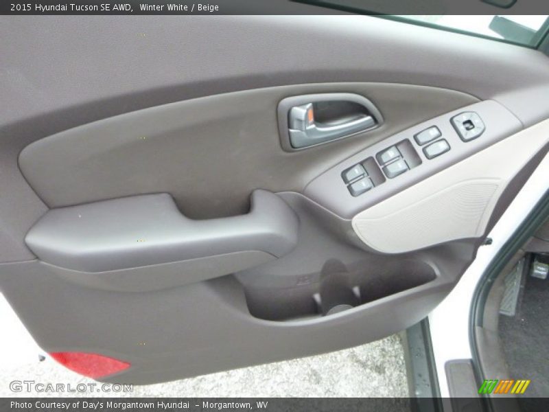 Winter White / Beige 2015 Hyundai Tucson SE AWD