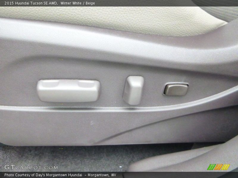 Winter White / Beige 2015 Hyundai Tucson SE AWD