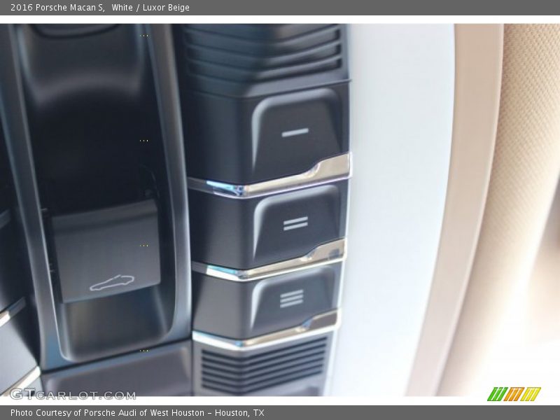 White / Luxor Beige 2016 Porsche Macan S