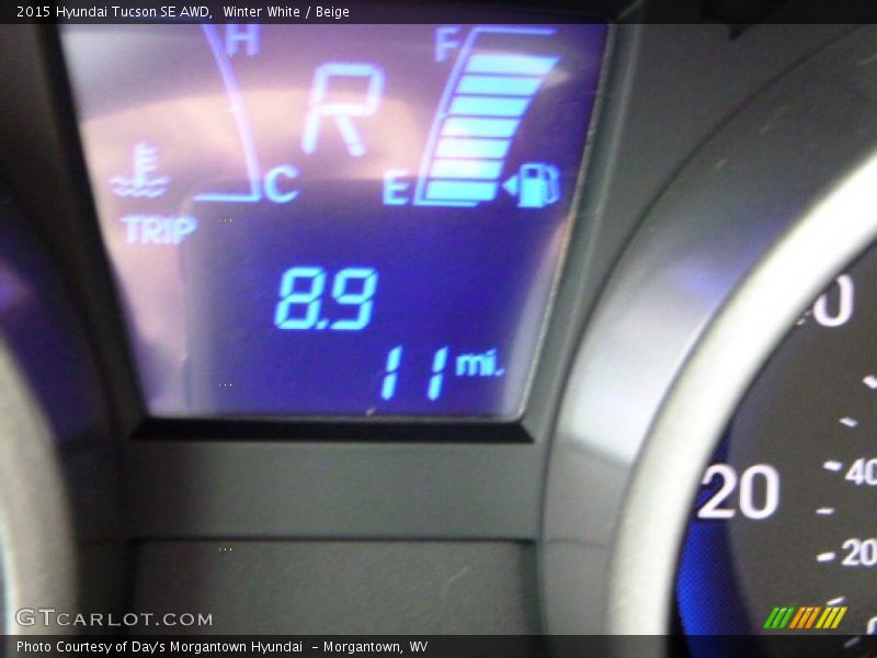 Winter White / Beige 2015 Hyundai Tucson SE AWD