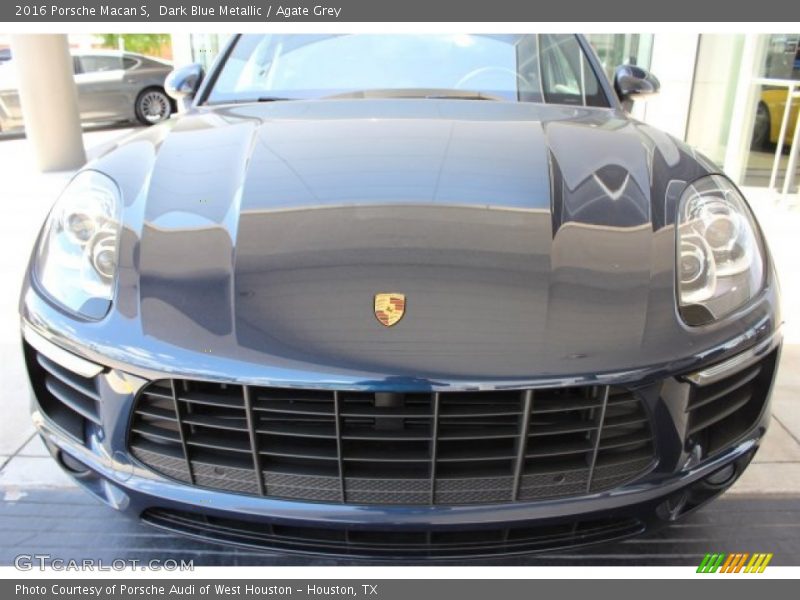 Dark Blue Metallic / Agate Grey 2016 Porsche Macan S