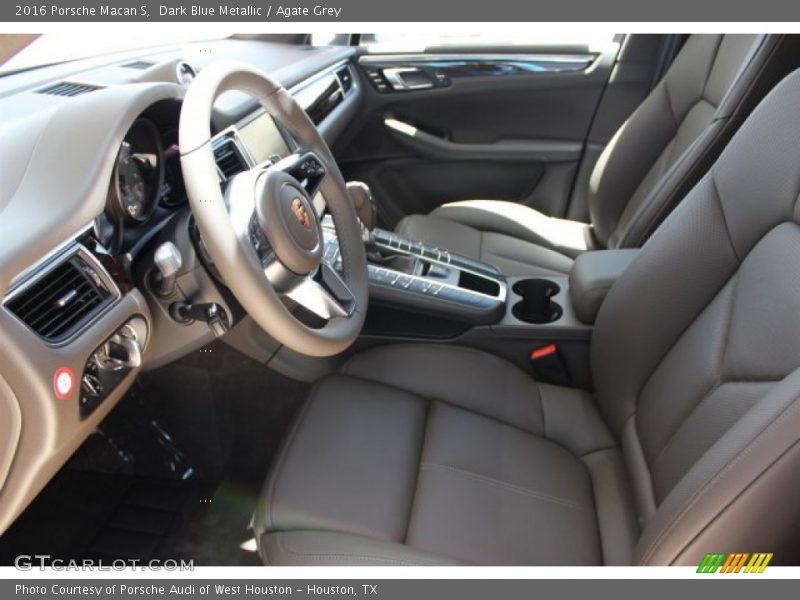 Front Seat of 2016 Macan S