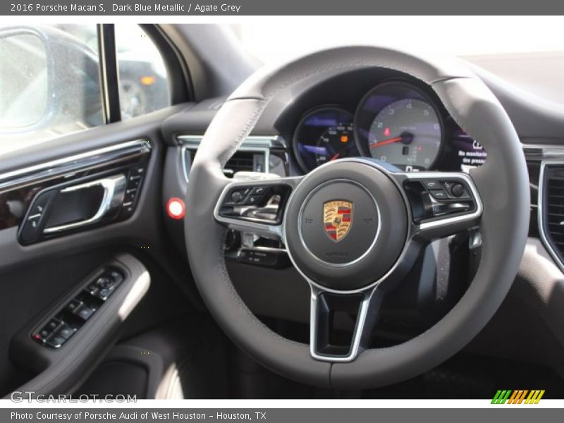 Dark Blue Metallic / Agate Grey 2016 Porsche Macan S