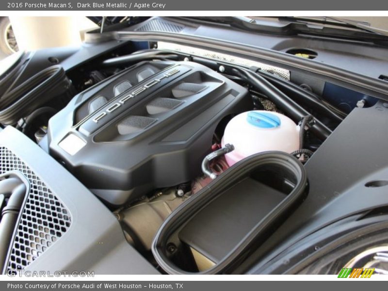 Dark Blue Metallic / Agate Grey 2016 Porsche Macan S