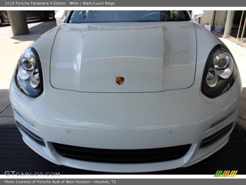 White / Black/Luxor Beige 2016 Porsche Panamera 4 Edition