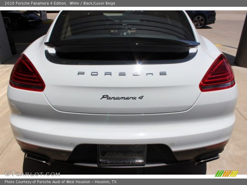 White / Black/Luxor Beige 2016 Porsche Panamera 4 Edition