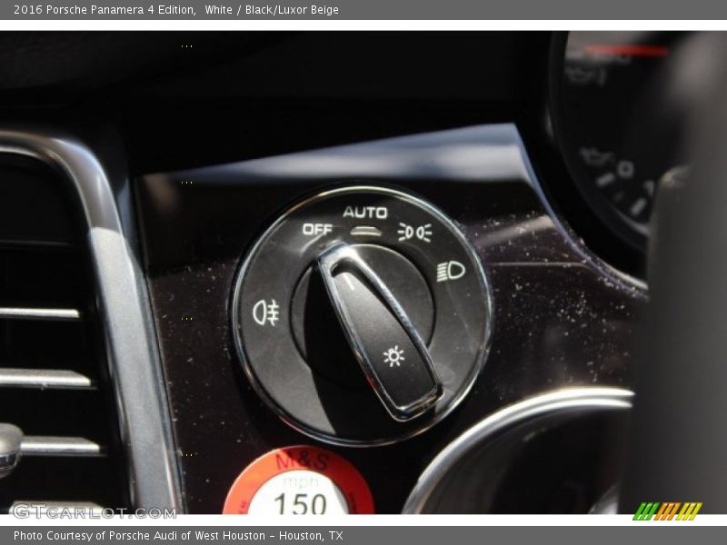 Controls of 2016 Panamera 4 Edition