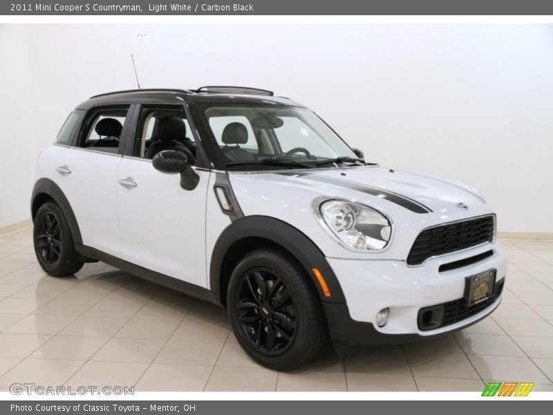Light White / Carbon Black 2011 Mini Cooper S Countryman