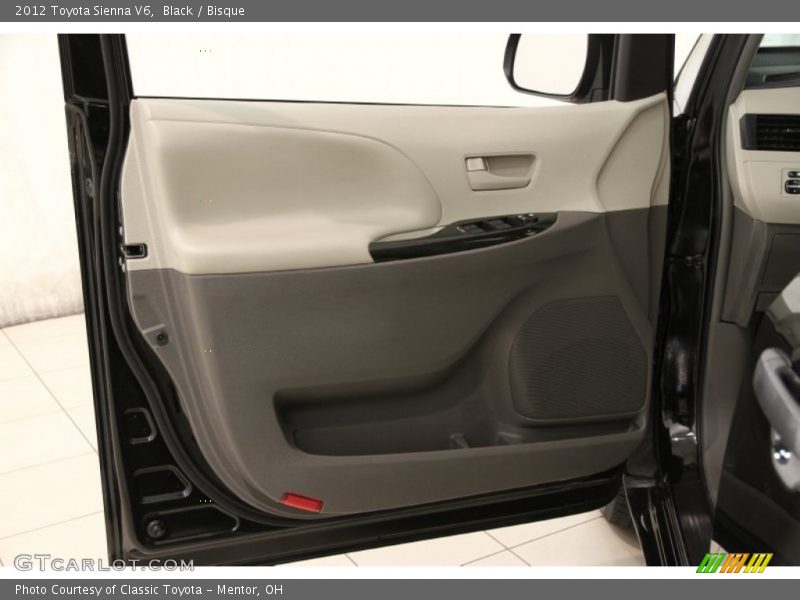 Black / Bisque 2012 Toyota Sienna V6