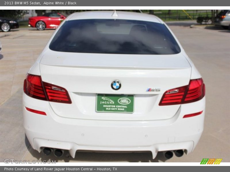 Alpine White / Black 2013 BMW M5 Sedan