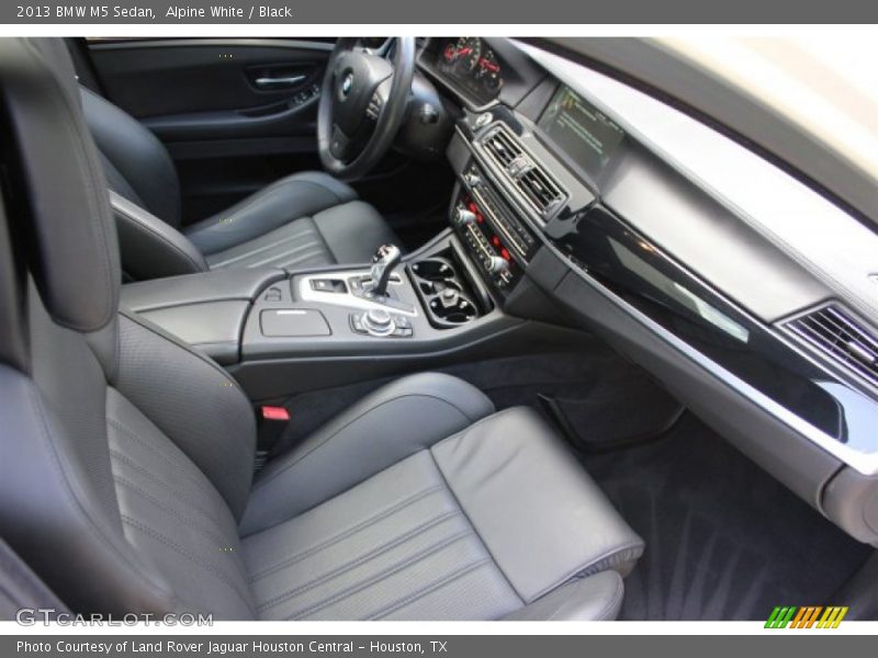 Alpine White / Black 2013 BMW M5 Sedan
