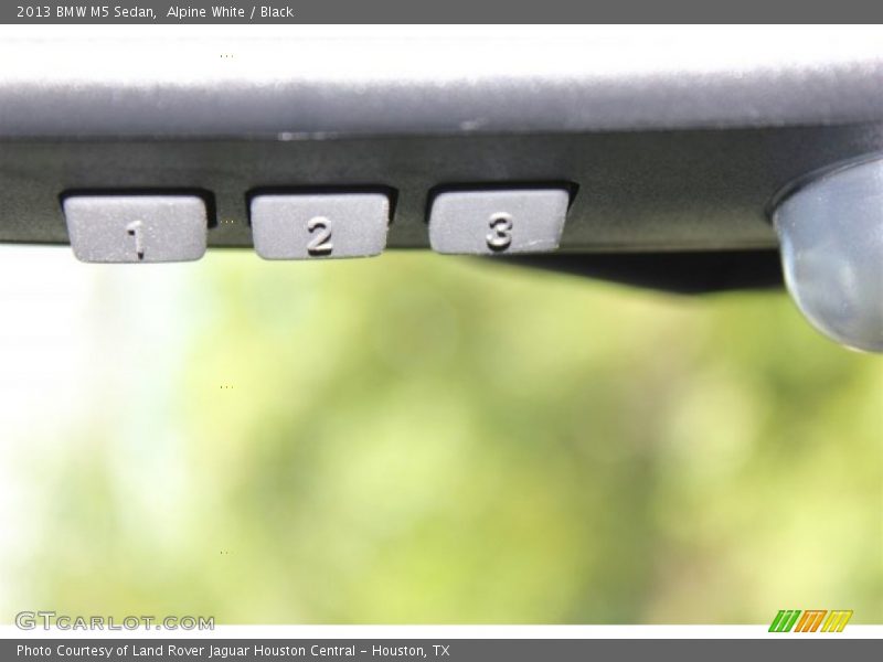 Alpine White / Black 2013 BMW M5 Sedan