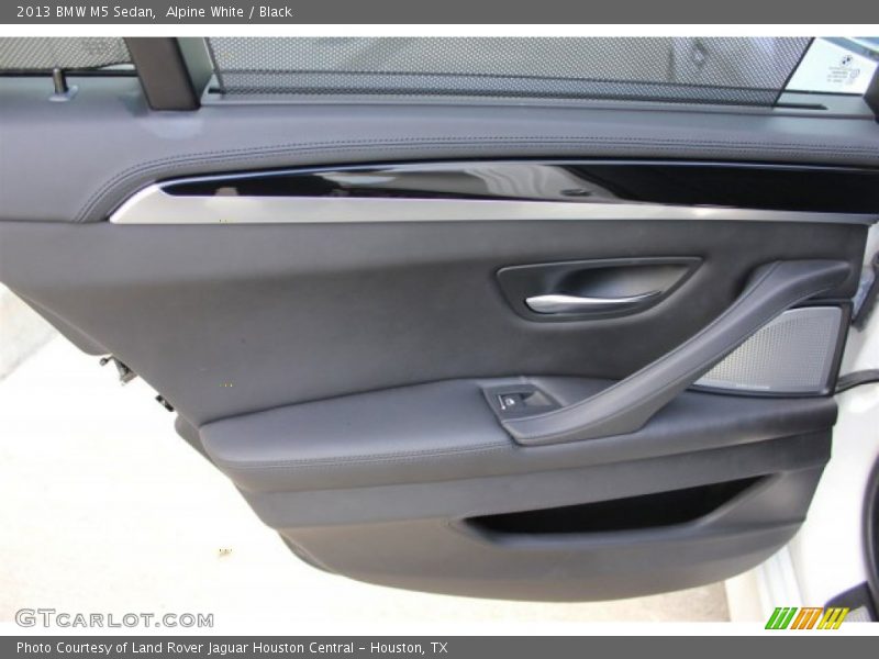 Alpine White / Black 2013 BMW M5 Sedan