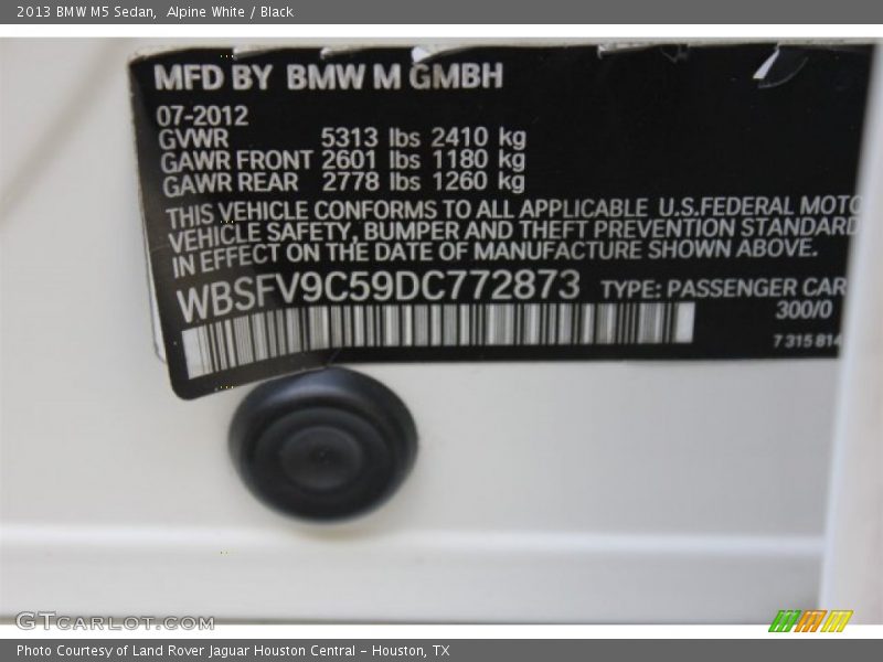 Alpine White / Black 2013 BMW M5 Sedan