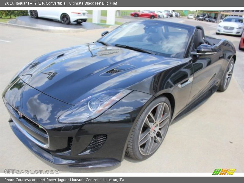 Front 3/4 View of 2016 F-TYPE R Convertible
