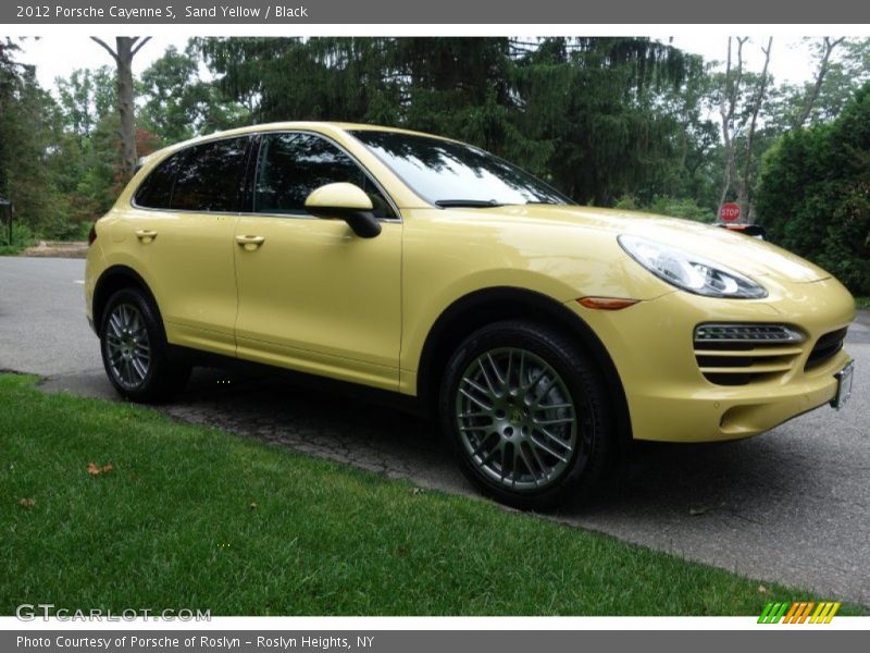 Front 3/4 View of 2012 Cayenne S