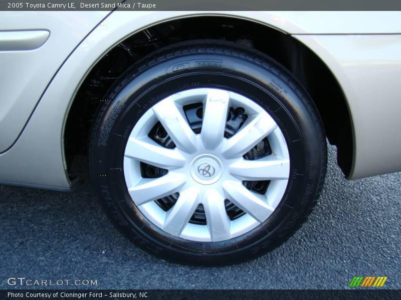 Desert Sand Mica / Taupe 2005 Toyota Camry LE