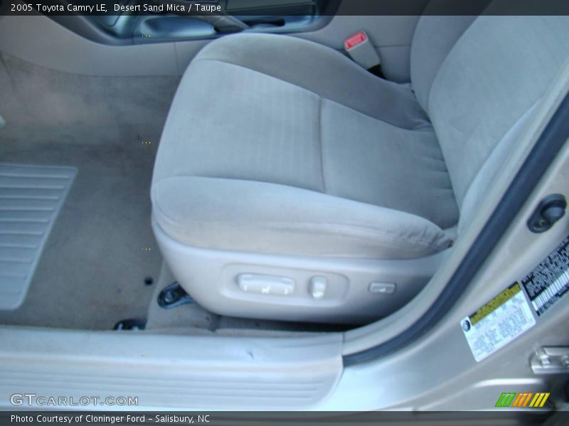 Desert Sand Mica / Taupe 2005 Toyota Camry LE