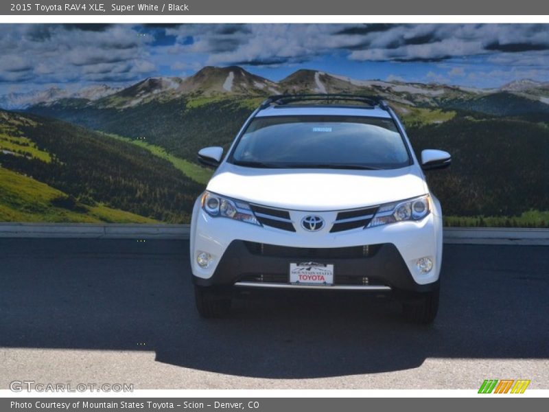 Super White / Black 2015 Toyota RAV4 XLE