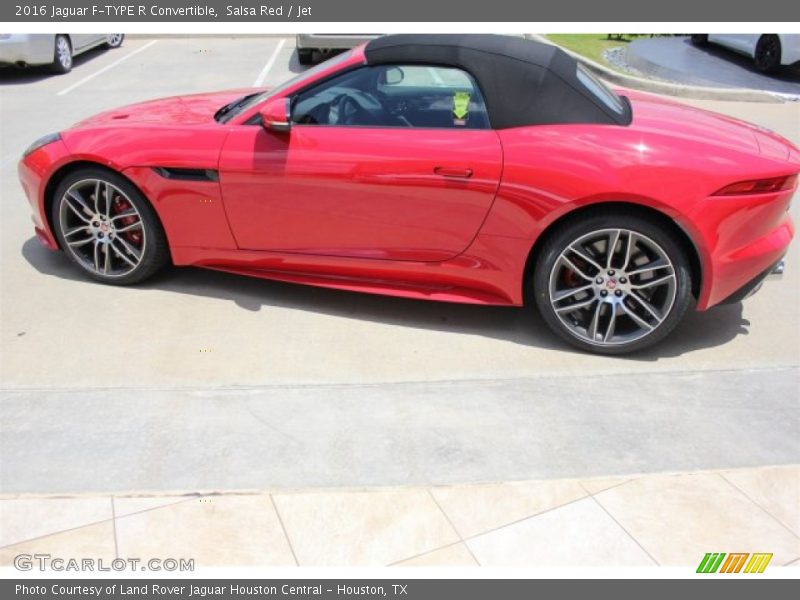  2016 F-TYPE R Convertible Salsa Red