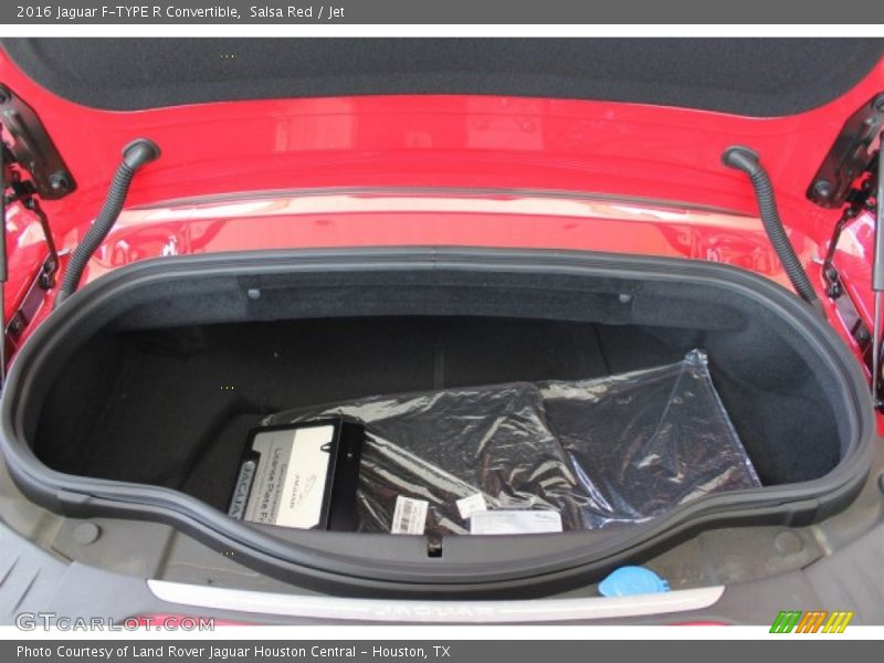  2016 F-TYPE R Convertible Trunk