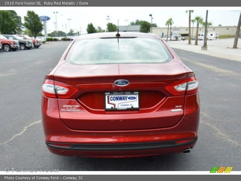 Ruby Red Metallic / Dune 2016 Ford Fusion SE