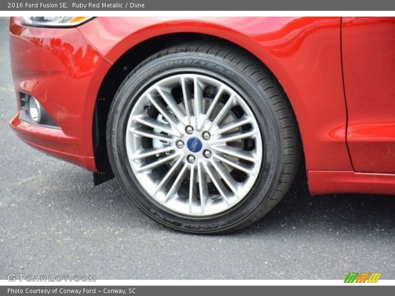 Ruby Red Metallic / Dune 2016 Ford Fusion SE