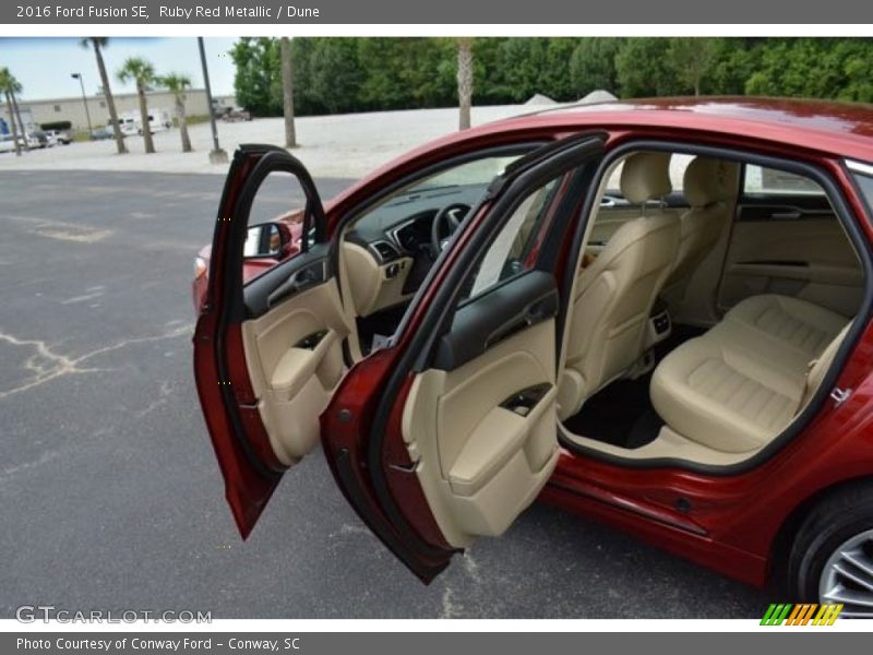 Ruby Red Metallic / Dune 2016 Ford Fusion SE