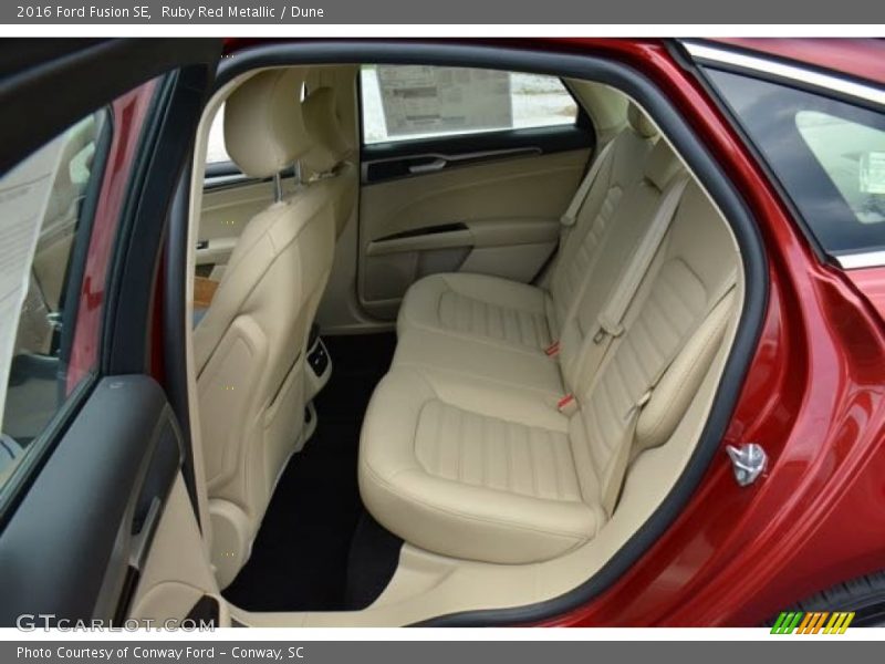 Ruby Red Metallic / Dune 2016 Ford Fusion SE