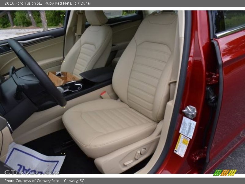 Ruby Red Metallic / Dune 2016 Ford Fusion SE
