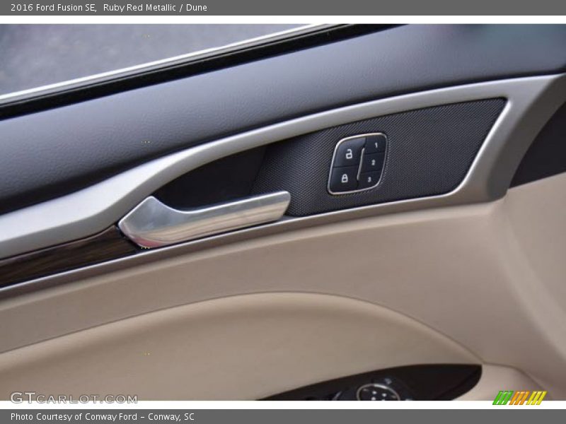 Ruby Red Metallic / Dune 2016 Ford Fusion SE