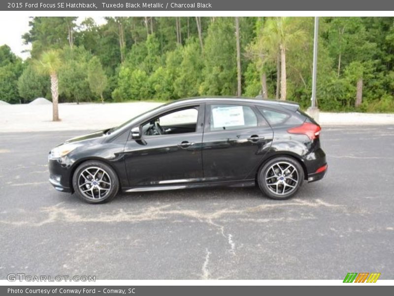 Tuxedo Black Metallic / Charcoal Black 2015 Ford Focus SE Hatchback