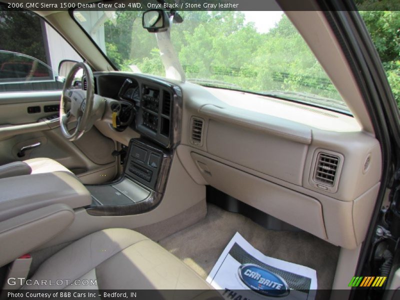 Onyx Black / Stone Gray leather 2006 GMC Sierra 1500 Denali Crew Cab 4WD