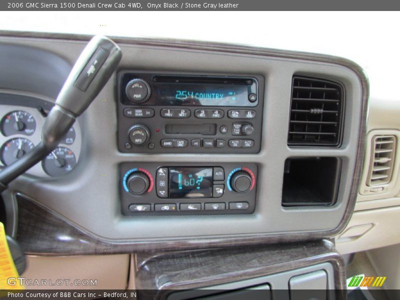 Onyx Black / Stone Gray leather 2006 GMC Sierra 1500 Denali Crew Cab 4WD