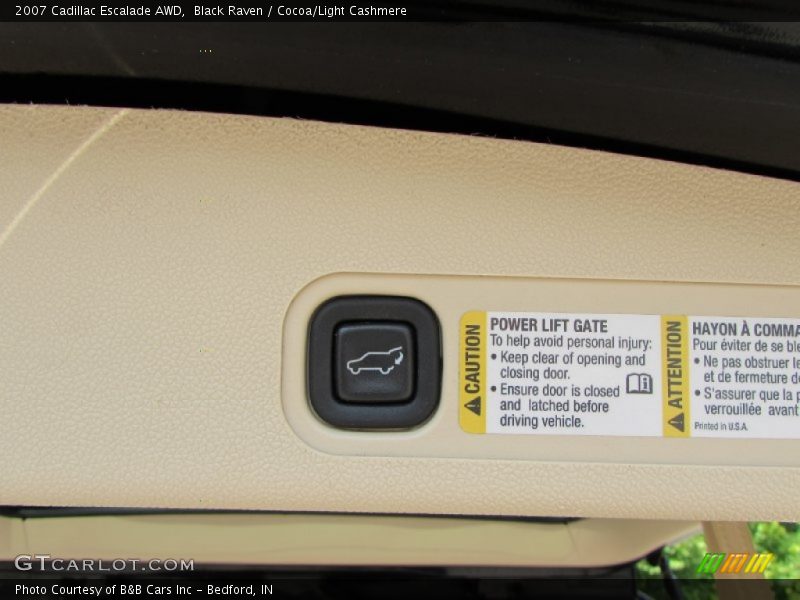 Black Raven / Cocoa/Light Cashmere 2007 Cadillac Escalade AWD