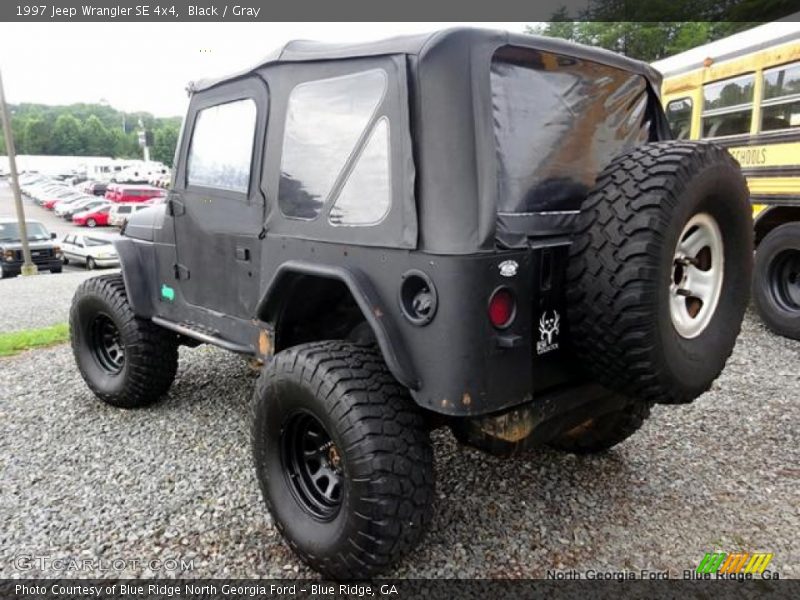 Black / Gray 1997 Jeep Wrangler SE 4x4