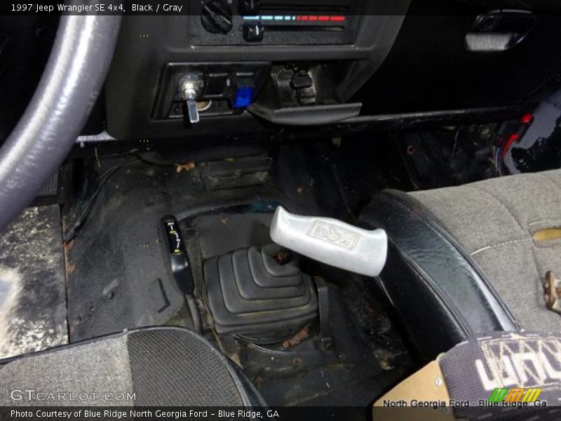Black / Gray 1997 Jeep Wrangler SE 4x4