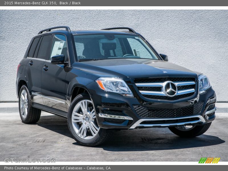 Front 3/4 View of 2015 GLK 350