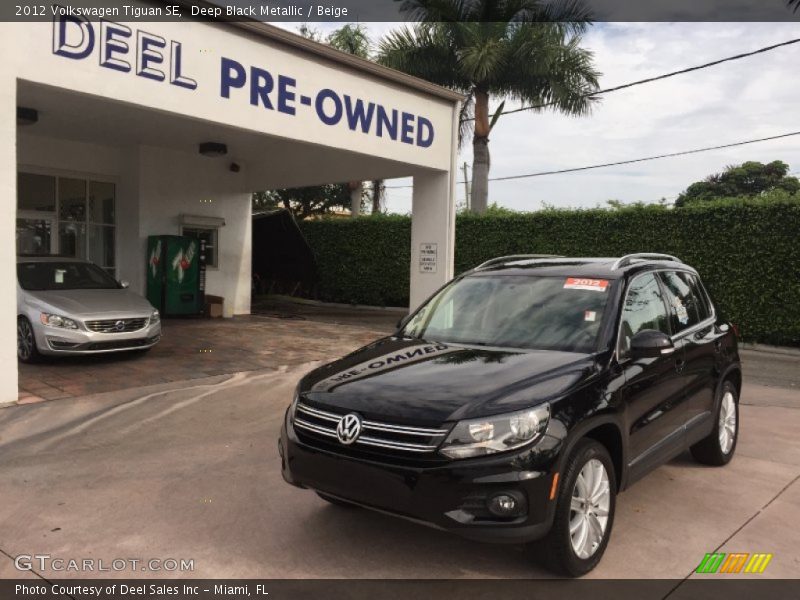 Deep Black Metallic / Beige 2012 Volkswagen Tiguan SE