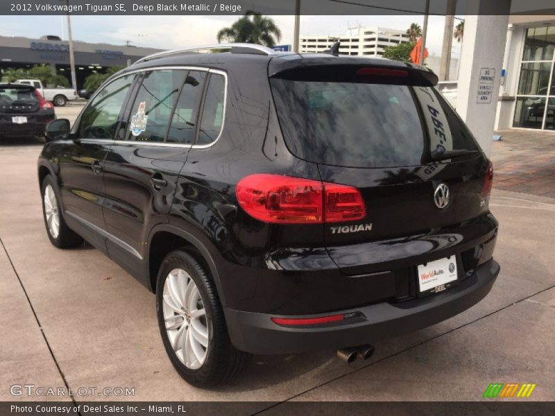 Deep Black Metallic / Beige 2012 Volkswagen Tiguan SE