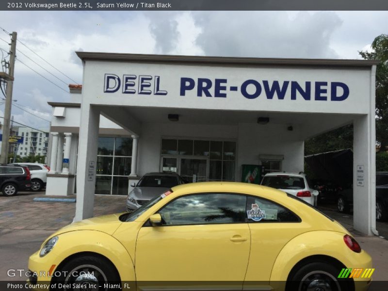 Saturn Yellow / Titan Black 2012 Volkswagen Beetle 2.5L