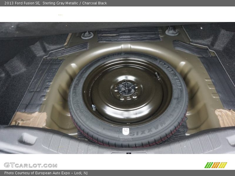 Sterling Gray Metallic / Charcoal Black 2013 Ford Fusion SE