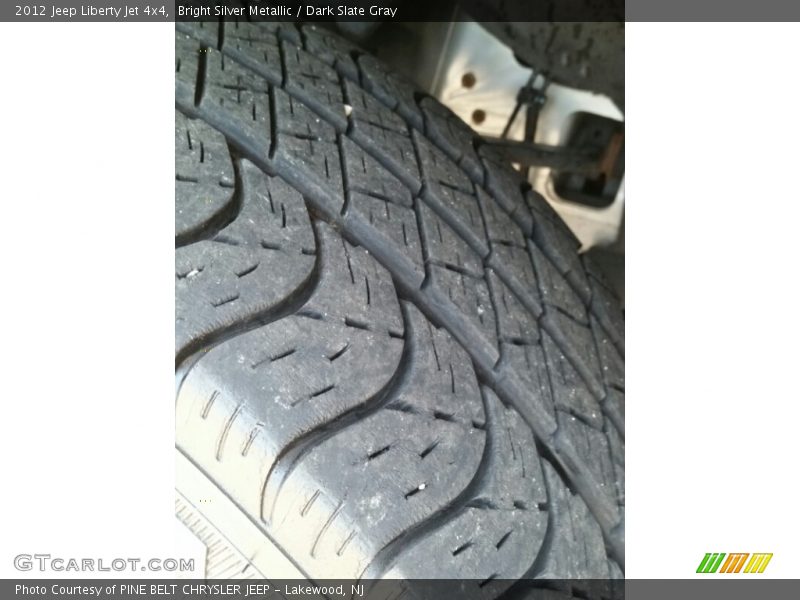 Bright Silver Metallic / Dark Slate Gray 2012 Jeep Liberty Jet 4x4