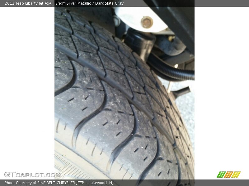 Bright Silver Metallic / Dark Slate Gray 2012 Jeep Liberty Jet 4x4