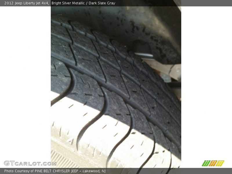 Bright Silver Metallic / Dark Slate Gray 2012 Jeep Liberty Jet 4x4