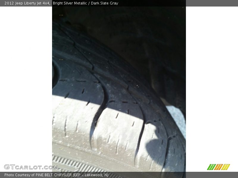 Bright Silver Metallic / Dark Slate Gray 2012 Jeep Liberty Jet 4x4