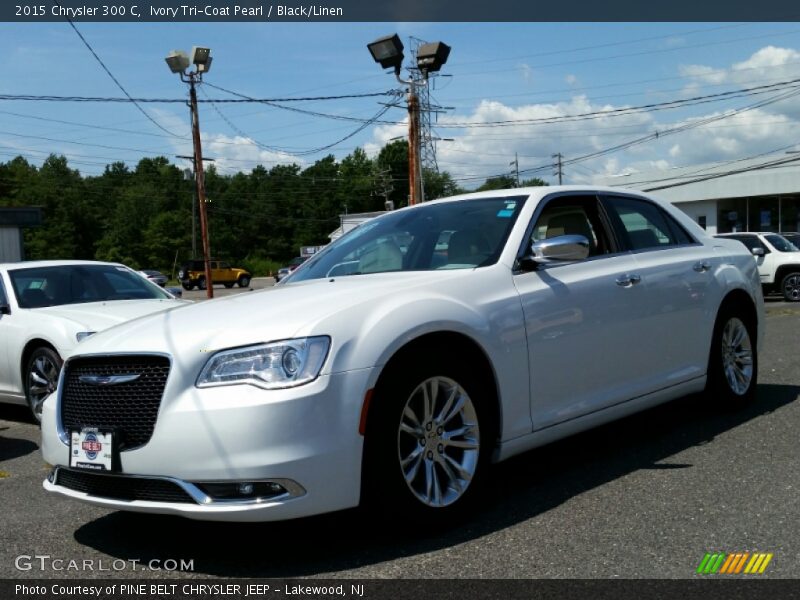 Ivory Tri-Coat Pearl / Black/Linen 2015 Chrysler 300 C