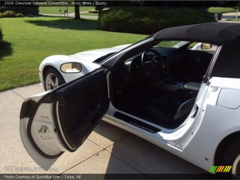 Arctic White / Ebony 2005 Chevrolet Corvette Convertible