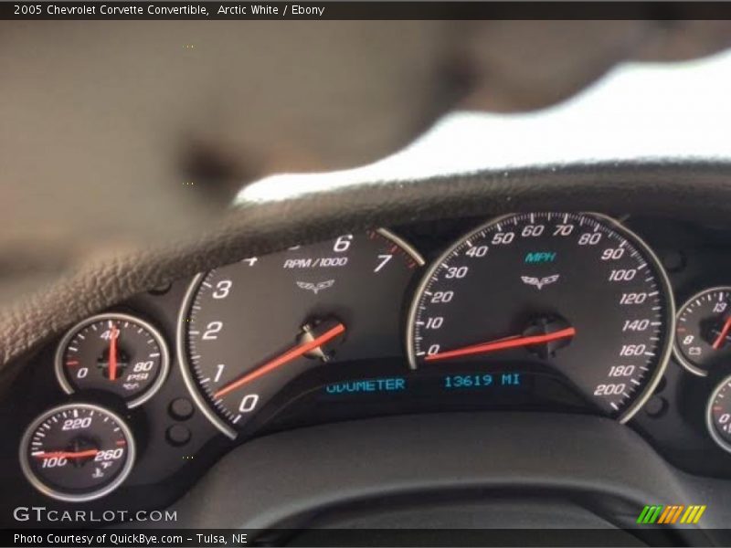 Arctic White / Ebony 2005 Chevrolet Corvette Convertible
