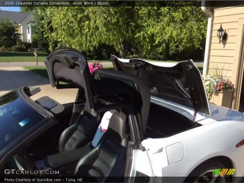 Arctic White / Ebony 2005 Chevrolet Corvette Convertible